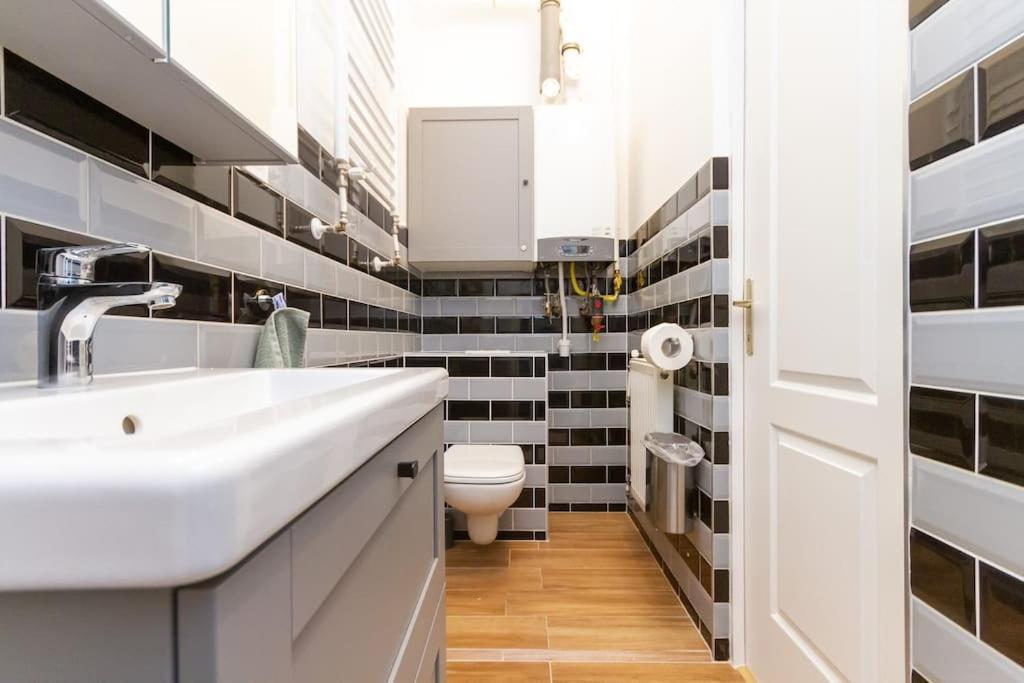 Apartment Kazinczy Gem 7th District Haven By Nw Budapest